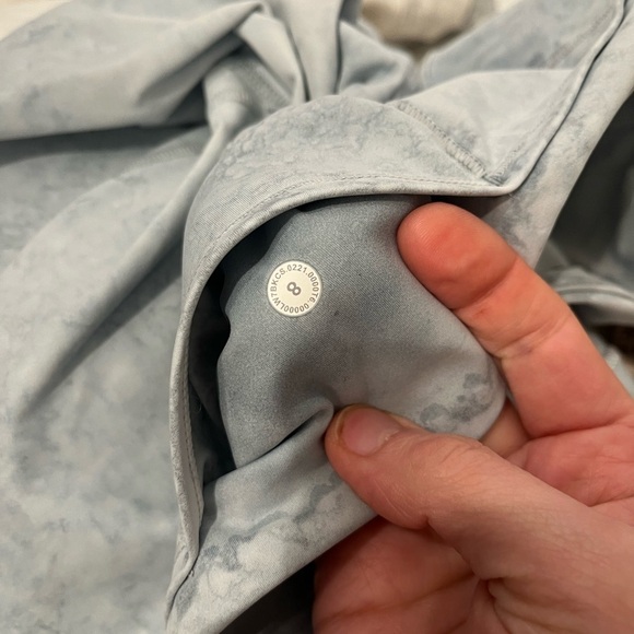 Lululemon Fast and Free Short 10" in City Grit White Blue Fog - size 8 - Picture 7 of 10